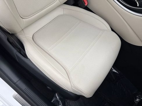 Used 2025 Mercedes-Benz C 300 Sedan image 44
