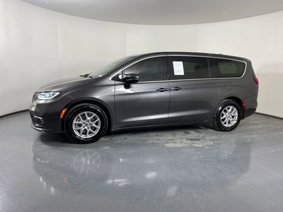 Used 2023 Chrysler Pacifica Touring-L