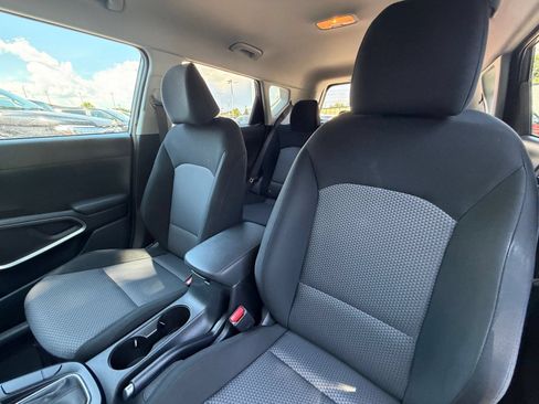 Used 2025 Kia Soul LX w/ LX Technology Package FWD image 34