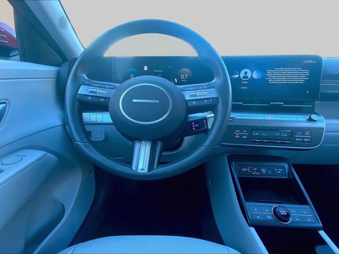 Used 2025 Hyundai Kona Limited FWD image 6