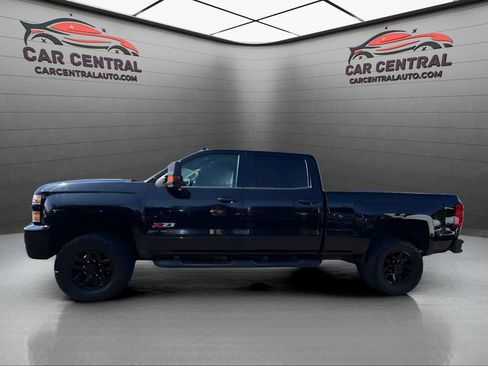 Used 2019 Chevrolet Silverado 2500 LTZ w/ Duramax Plus Package image 2