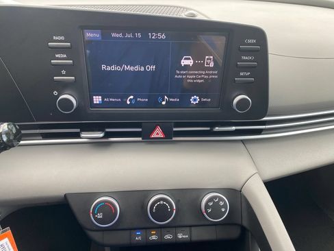 Used 2025 Hyundai Elantra SE w/ Cargo Package FWD image 16
