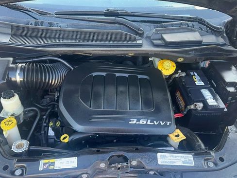 Used 2019 Dodge Grand Caravan SXT image 30