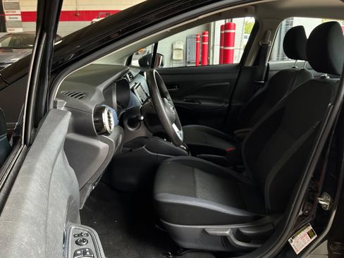 Used 2025 Nissan Versa SV FWD image 10