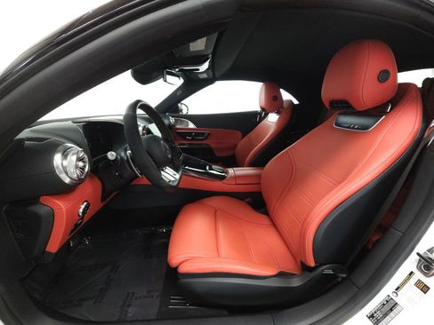 Used 2023 Mercedes-Benz SL 63 AMG 4MATIC w/ Driver Assistance Package image 9