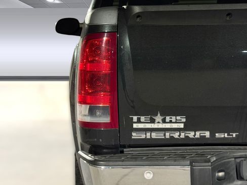Used 2012 GMC Sierra 1500 SLT w/ LPO, Deluxe Chrome Package AWD/4WD image 13