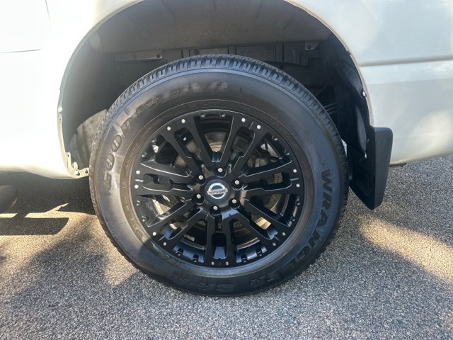 Used 2018 Nissan Titan SV w/ SV Convenience Package AWD/4WD image 14