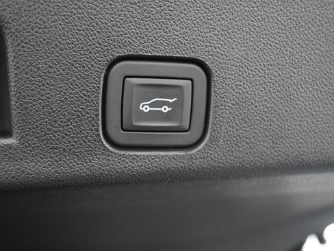 New 2026 Chevrolet Traverse Z71 w/ Driver Confidence Package image 37