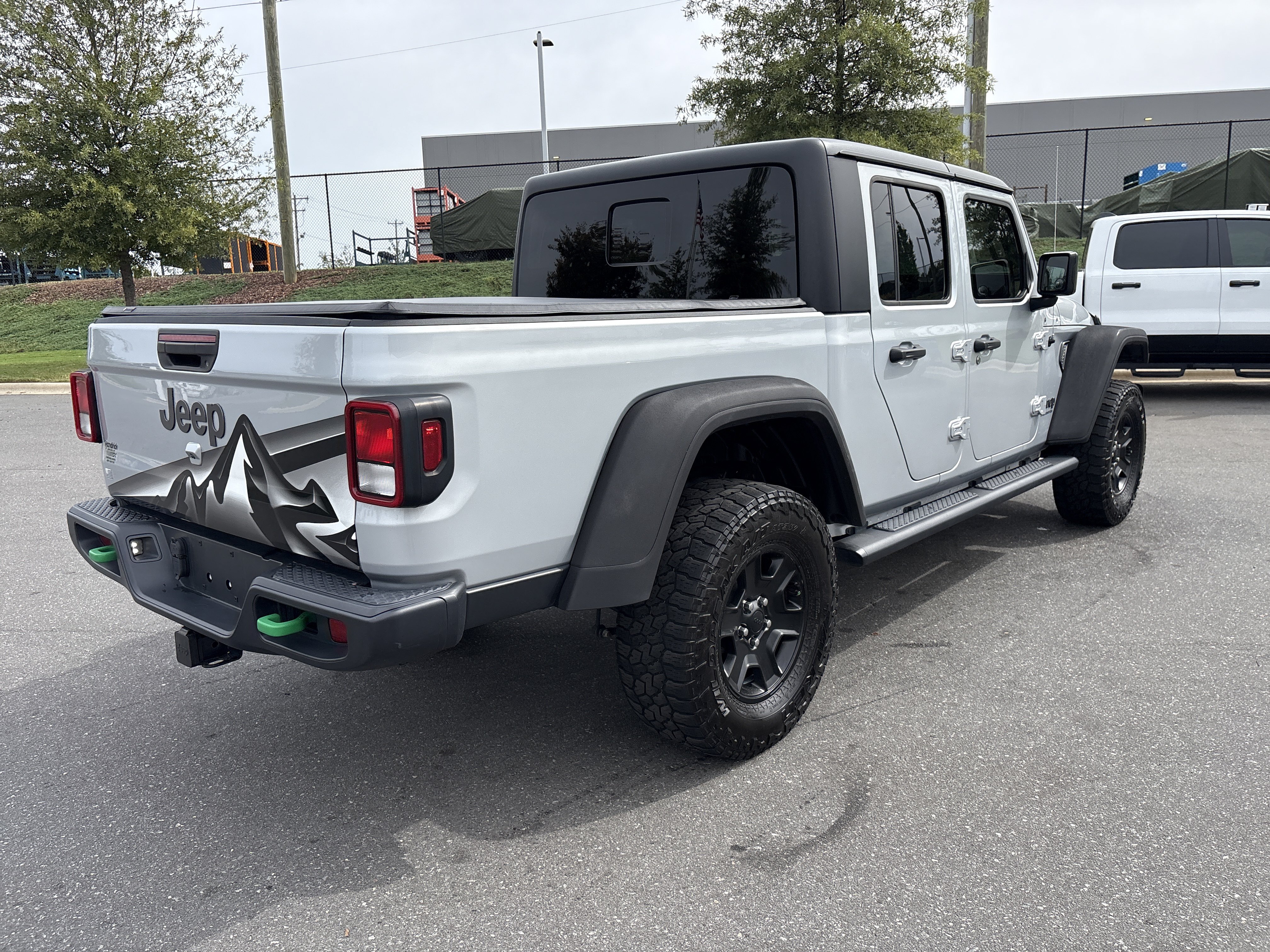 Used 2023 Jeep Gladiator Mojave w/ Cold Weather Group AWD/4WD image 9