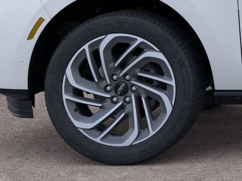 New 2026 Lincoln Navigator L Reserve AWD/4WD image 19