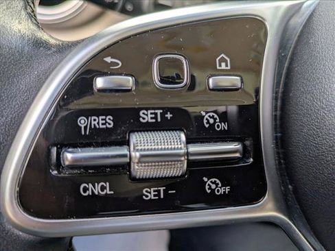 Used 2022 Mercedes-Benz GLC 300 image 9