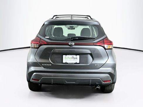 Used 2024 Nissan Kicks SV w/ Interior Electronics Package FWD image 7