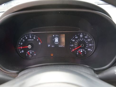 Used 2021 Kia Soul LX image 10