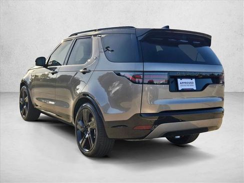 Used 2025 Land Rover Discovery Dynamic SE AWD/4WD image 8