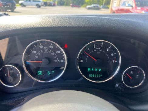 Used 2016 Jeep Wrangler Sahara w/ Trailer Tow Group AWD/4WD image 13