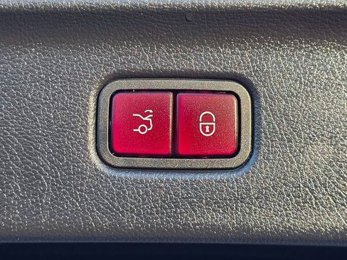 Used 2023 Mercedes-Benz S 580e 4MATIC Sedan w/ Warmth & Comfort Package image 87