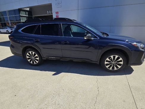 Used 2024 Subaru Outback Limited image 5