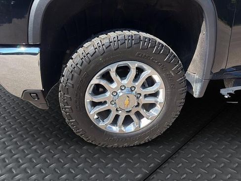 Used 2025 Chevrolet Silverado 2500 LTZ w/ LTZ Plus Package AWD/4WD image 10