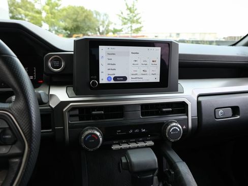 Used 2025 Toyota 4Runner SR5 AWD/4WD image 11