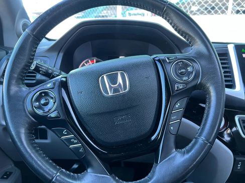 Used 2016 Honda Pilot Touring image 19