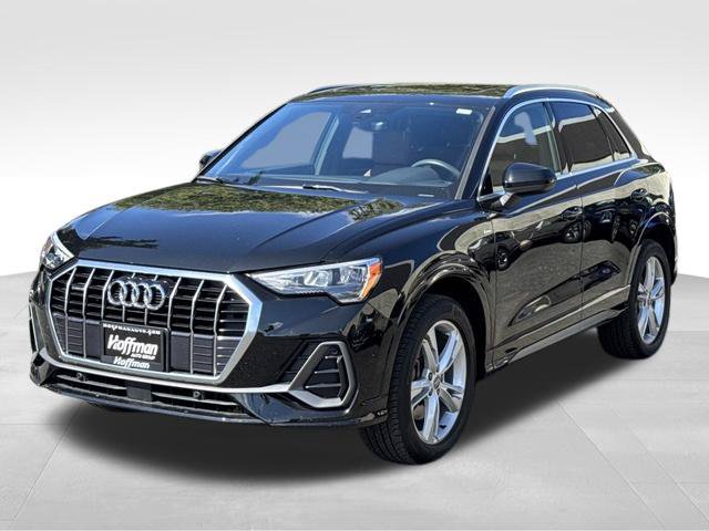 Used 2020 Audi Q3 2.0T Premium w/ Convenience Package AWD/4WD image 3
