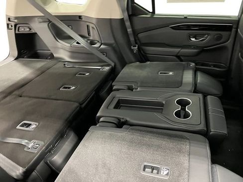 New 2025 Honda Pilot Touring image 37