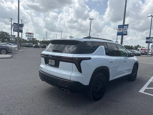 Used 2025 Chevrolet Traverse LT w/ Midnight/Sport Edition FWD image 8
