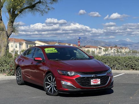 Used 2023 Chevrolet Malibu RS image 1