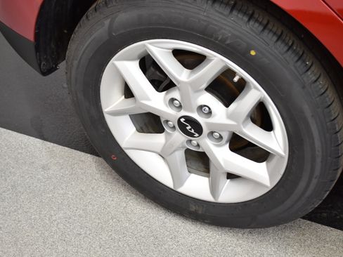 Used 2025 Kia Soul LX w/ LX Technology Package image 34