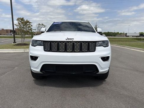 Used 2019 Jeep Grand Cherokee Altitude image 8