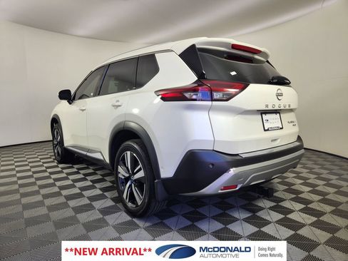Used 2023 Nissan Rogue Platinum w/ Platinum Premium Package AWD/4WD image 3