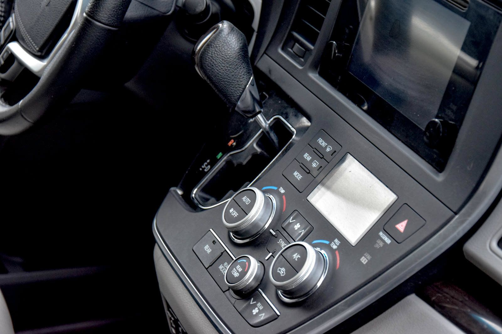 Used 2015 Toyota Sienna XLE FWD image 20