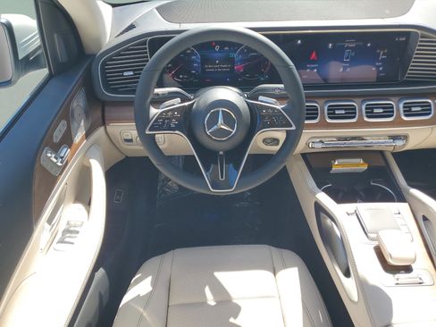 New 2026 Mercedes-Benz GLS 450 4MATIC image 10