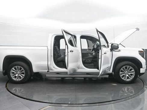 Used 2024 GMC Sierra 1500 Denali w/ Technology Package AWD/4WD image 59