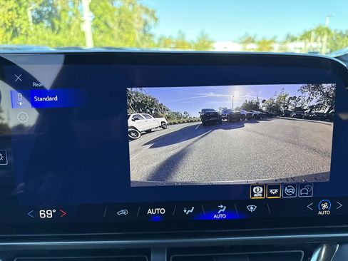 New 2026 Chevrolet Equinox EV LT image 25