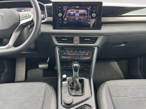 Certified 2026 Volkswagen Taos SE AWD/4WD image 11