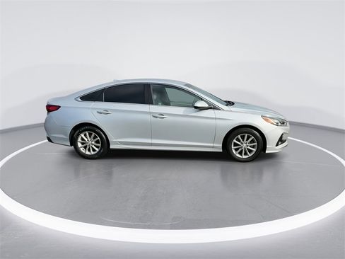 Used 2018 Hyundai Sonata SE image 16