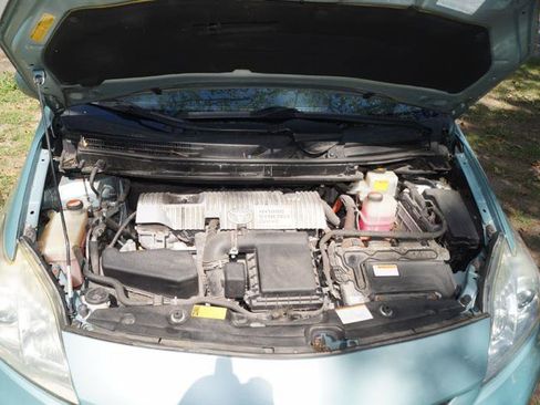 Used 2015 Toyota Prius Five image 14