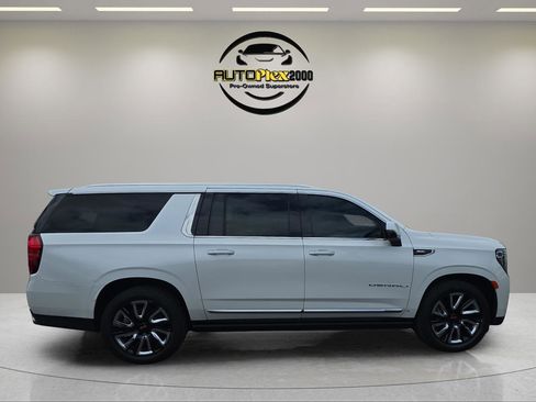 Used 2021 GMC Yukon XL Denali w/ Denali Ultimate Package RWD image 8