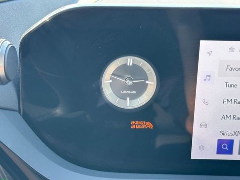 Used 2023 Lexus ES 250 w/ Premium Package image 29