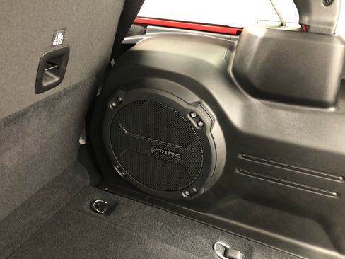 Certified 2024 Jeep Wrangler Sahara w/ Technology Group AWD/4WD image 11