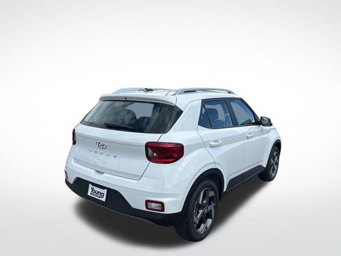 New 2026 Hyundai Venue SEL FWD image 6