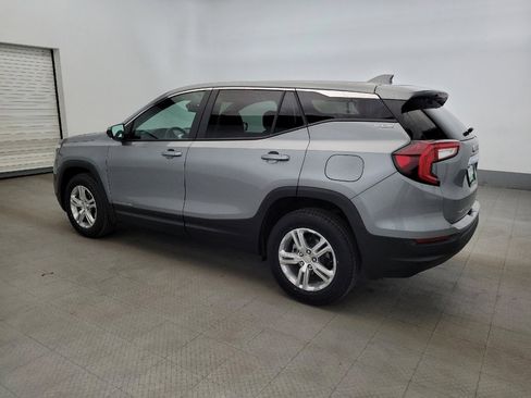 Used 2024 GMC Terrain SLE image 3
