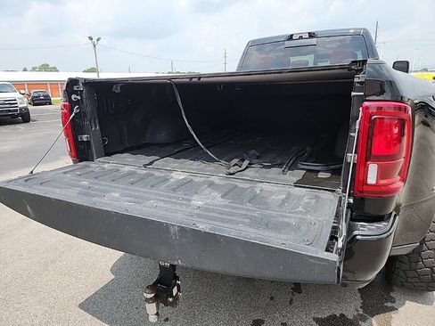 Used 2025 RAM 3500 Big Horn AWD/4WD image 9