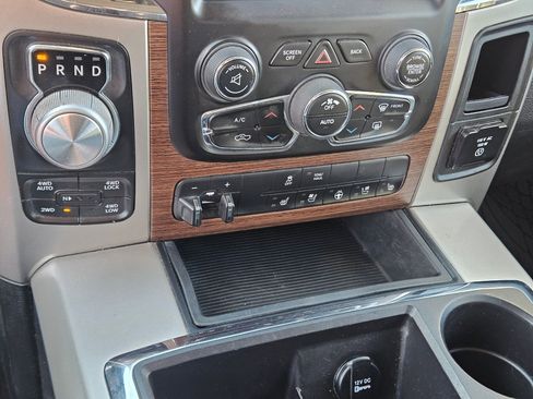 Used 2014 RAM 1500 Laramie w/ Convenience Group AWD/4WD image 40