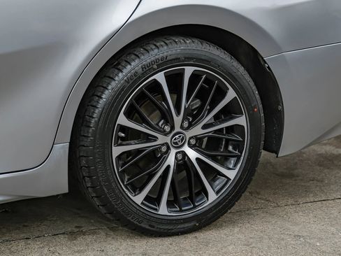 Used 2018 Toyota Camry SE FWD image 48