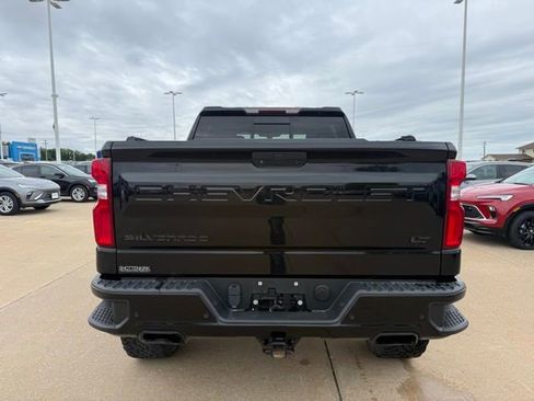 Used 2020 Chevrolet Silverado 1500 LT Trail Boss w/ Midnight Edition AWD/4WD image 4