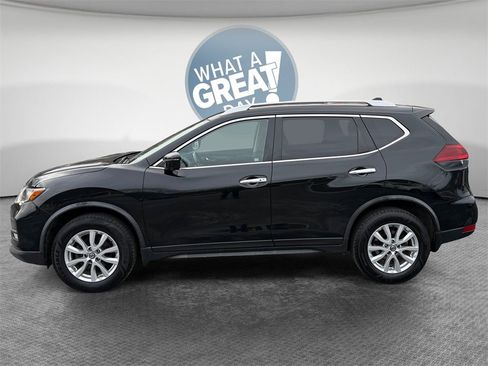 Used 2018 Nissan Rogue SV w/ Premium Package image 7