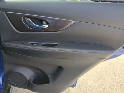 Used 2018 Nissan Rogue S image 18