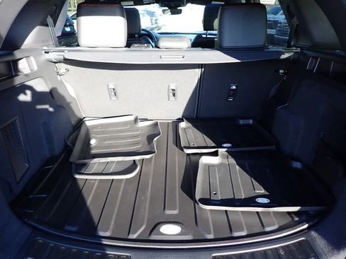 Used 2023 Land Rover Discovery Sport SE R-Dynamic image 24